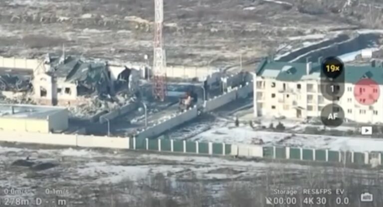 FPV 无人机操作员的快速打击摧毁了关键机械，阻止了俄罗斯的防御工事计划（视频）