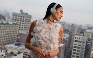 Beats by Dre x Sandy Liang Solo 4 耳机评测