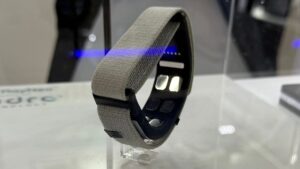 这种可穿戴设备可以取代鼠标和键盘，我在 MWC 2025 上亲眼目睹了它