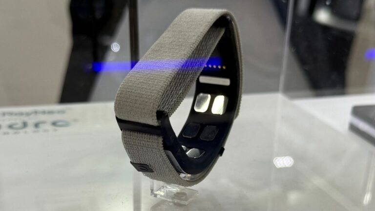 这种可穿戴设备可以取代鼠标和键盘，我在 MWC 2025 上亲眼目睹了它