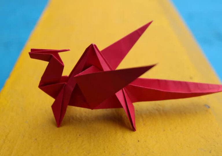 机器人利用 Google 的 Gemini AI 从简单的指令中折叠折纸