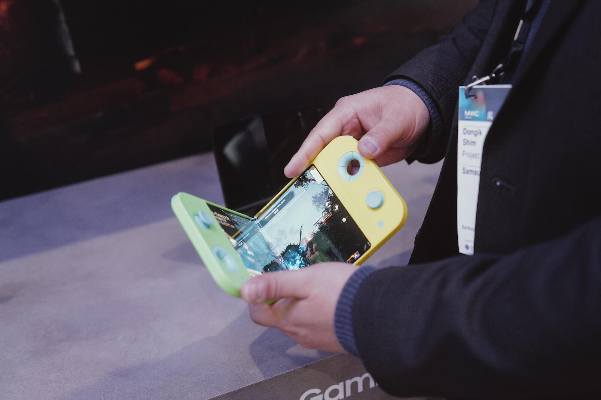 三星显示器在 MWC 2025 上凭借其概念设备让我们惊叹不已