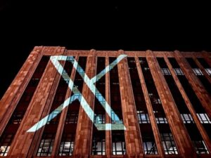 埃隆马斯克的 xAI 以 330 亿美元的全股票交易收购 X