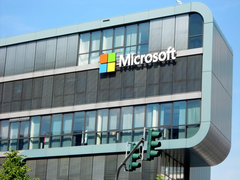 据报道，Microsoft 开发了可以与 OpenAI、Anthropic 模型相媲美的 LLM 系列