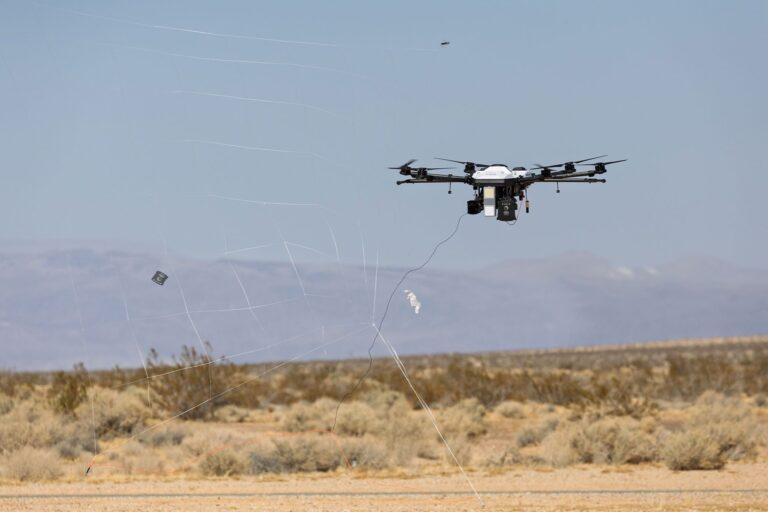 Lockheed Martin 推出 AI 驱动的反无人机技术以加速威胁响应