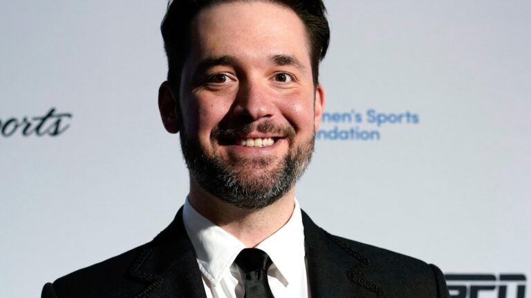 Reddit 联合创始人 Alexis Ohanian 加入收购 TikTok 的竞标