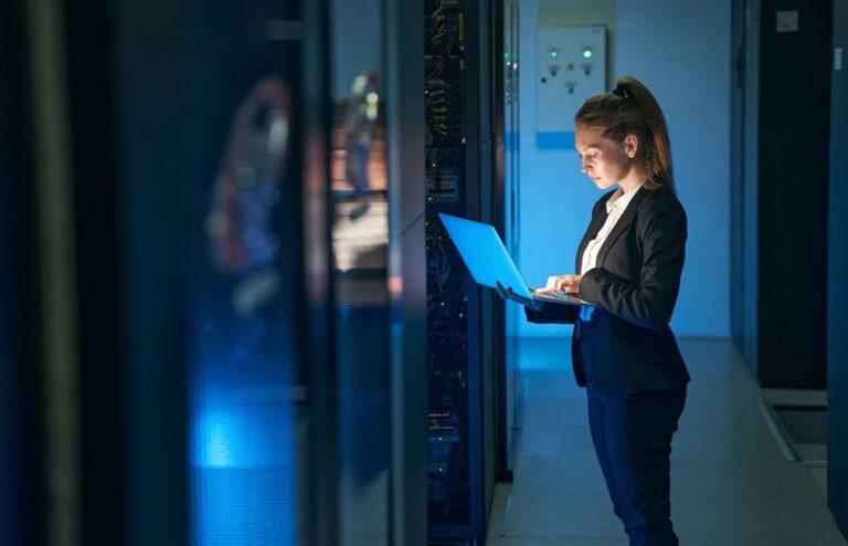 WSJ 揭穿 AI 数据中心工作神话