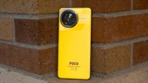 我测试了 Poco F7 Ultra。这是一个可靠的、视觉上引人注目的伴侣