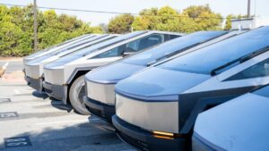 自发布以来的每一次 Tesla Cybertruck 召回。查看列表