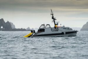 英国海军从泰雷兹获得首架人工智能水雷对抗无人机