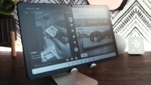 我在买到这台平板电脑几个小时后就把我的 Kindle 和 iPad 送了出去（你可以节省 40%）