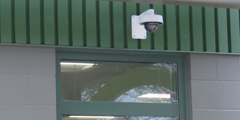 Berrien Springs 学校正在使用基于 AI 的新型枪支检测系统