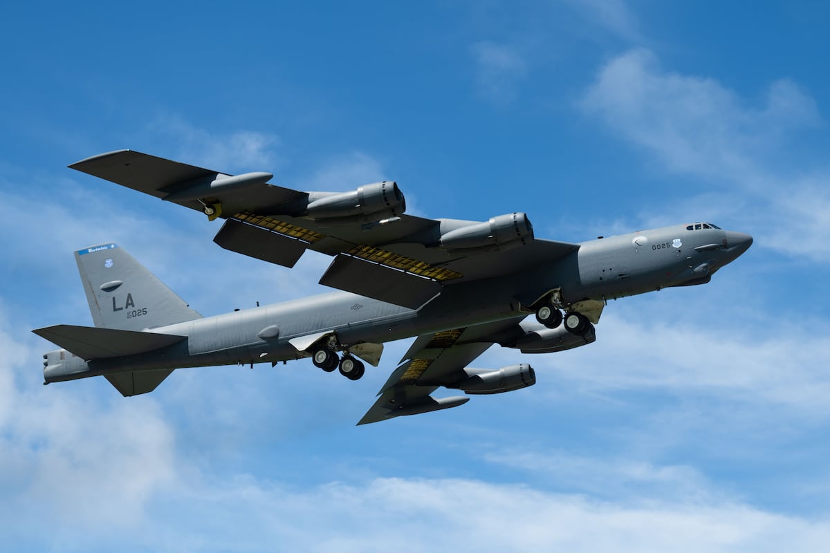 国会希望恢复常规 B-52 轰炸机上的核武器