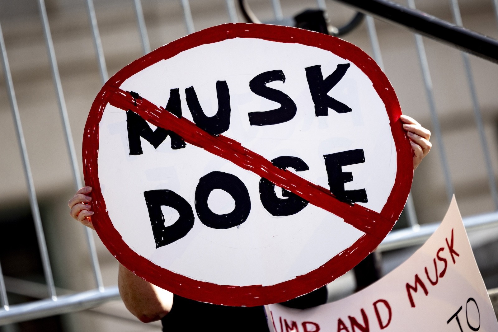 DOGE 威胁：政府数据如何赋予 AI 公司非凡的权力