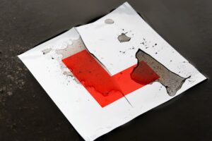 在报告案件中银行记录激增后对学习驾驶者的诈骗警告