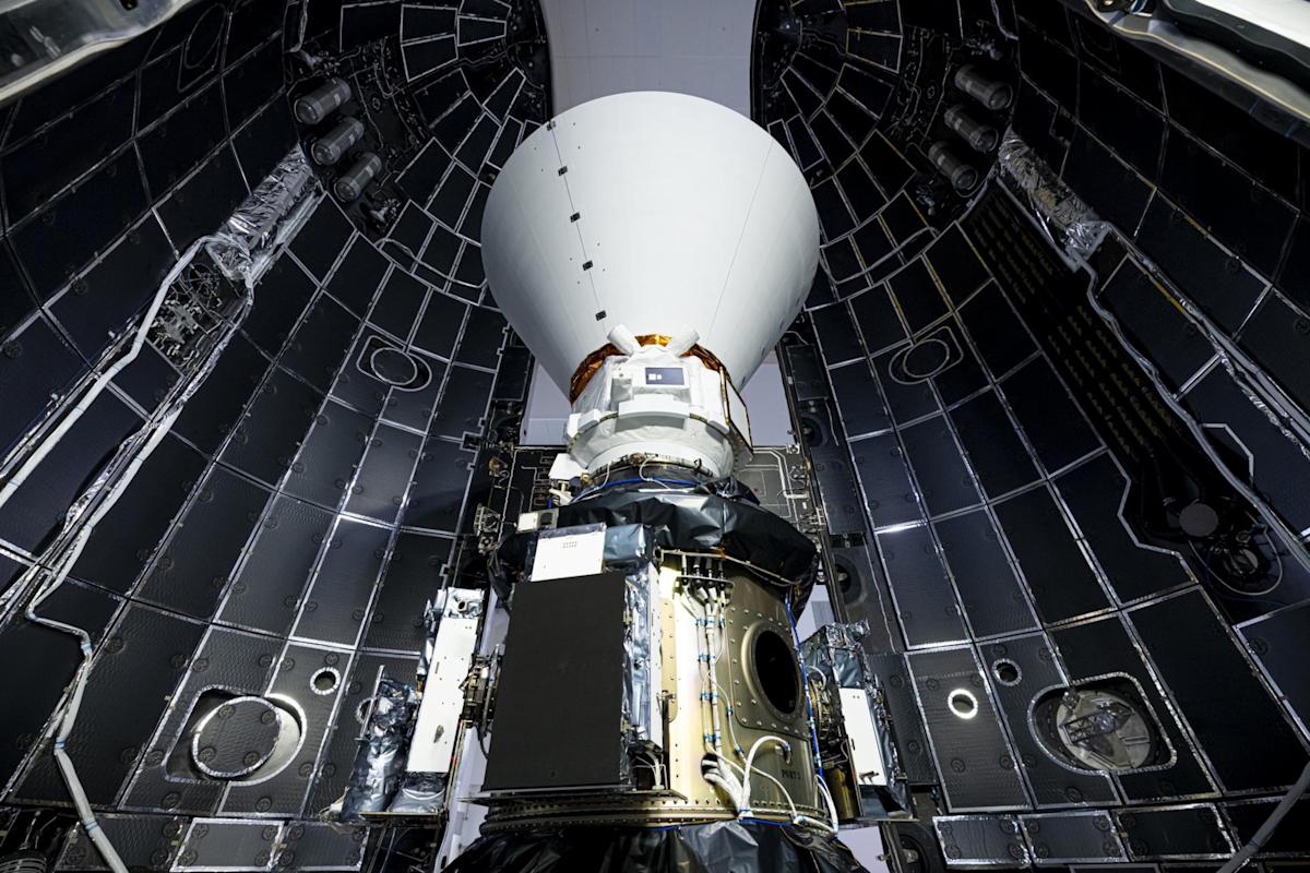 NASA 的 SPHEREx 太空望远镜由 SpaceX 猎鹰 9 号火箭发射到轨道上