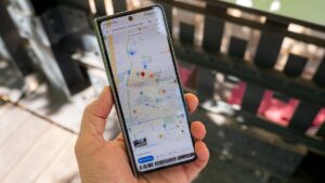 Google 地图利用 Gemini 获取包含路线等内容的“询问地点”条状标签