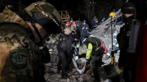 俄罗斯空袭在扎波罗热州和苏梅州造成五名平民死亡