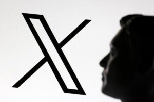 马斯克的 xAI 以 33 亿美元的价格收购了马斯克的 X 社交媒体平台。
