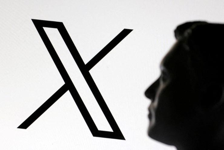 马斯克的 xAI 以 33 亿美元的价格收购了马斯克的 X 社交媒体平台。