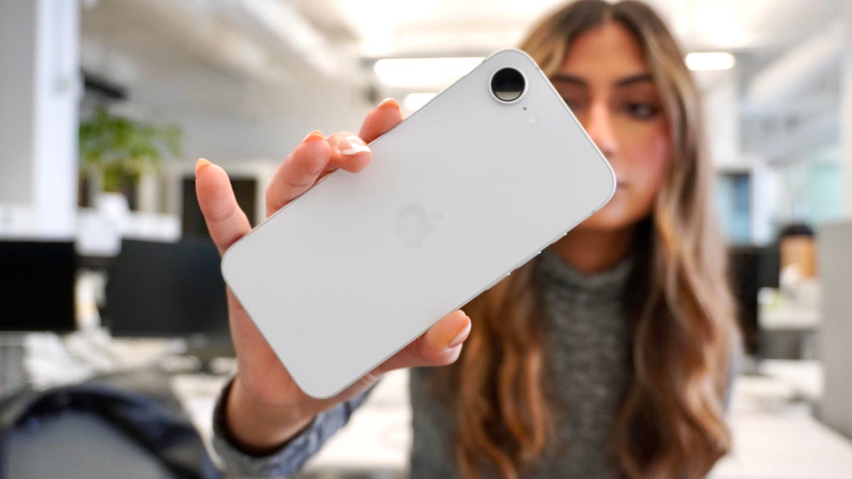 我用 16e 替换了我的 iPhone 16 Pro 24 小时 – 这是我学到的一切