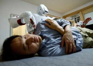 AI 机器人或将成为日本老龄化人口护理的关键
