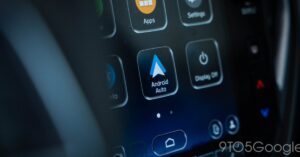 Android Auto 放弃了 Assistant 麦克风图标，因为 Gemini 即将到来
