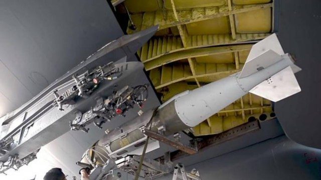 俄罗斯声称，俄罗斯的防空系统摧毁了六枚美国 JDAM 炸弹