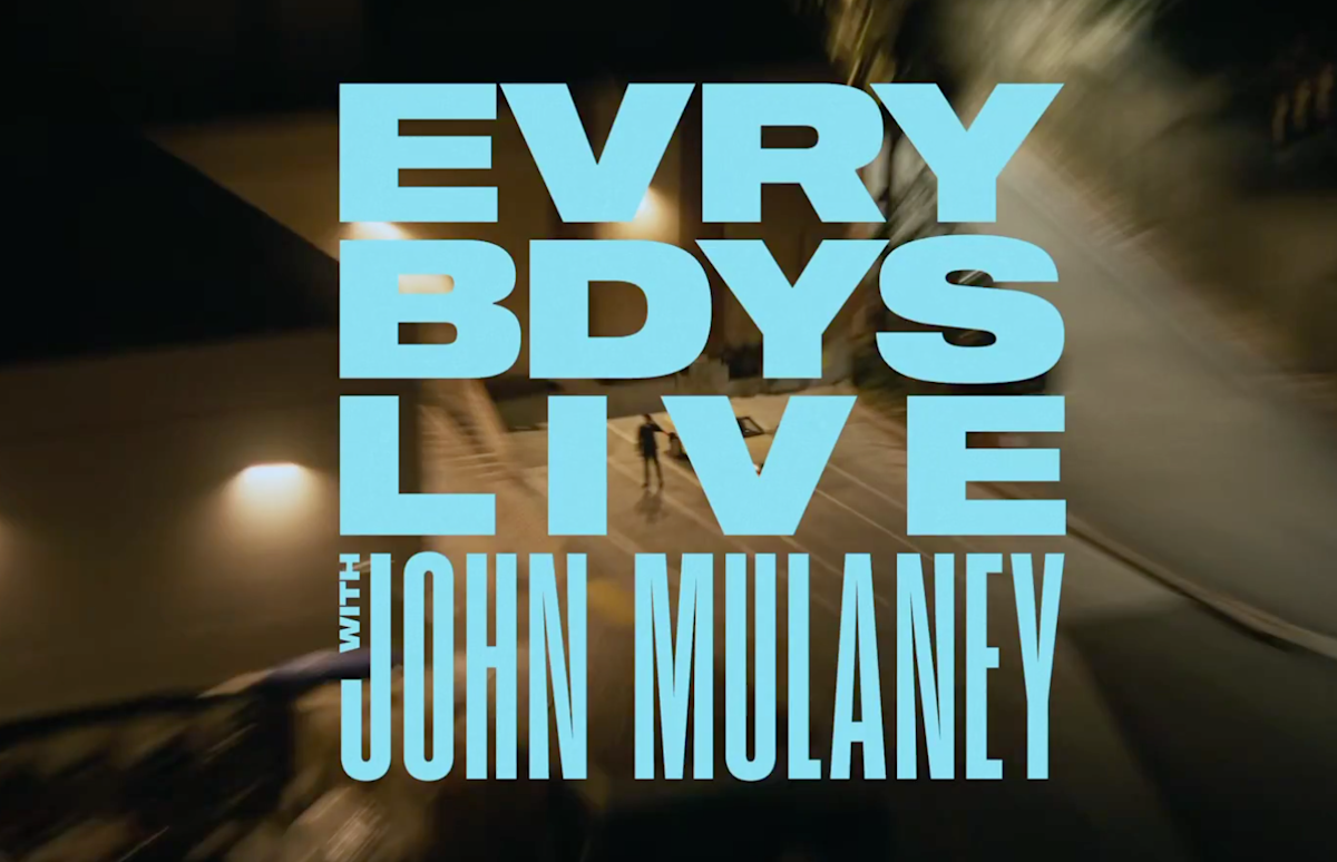 约翰·木兰尼 （John Mulaney） 的 Netflix 现场脱口秀节目有一个相当荒谬的预告片
