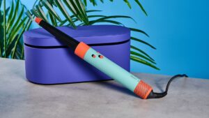 我在我严重受损的头发上测试了支持 AI 的新 Dyson Airwrap i.d.——结果让我感到震惊