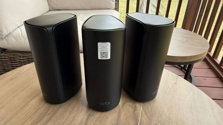 Netgear Orbi 870 Wi-Fi 7 网状路由器评测：坚实的性能掩盖不了高价格和功能倒退