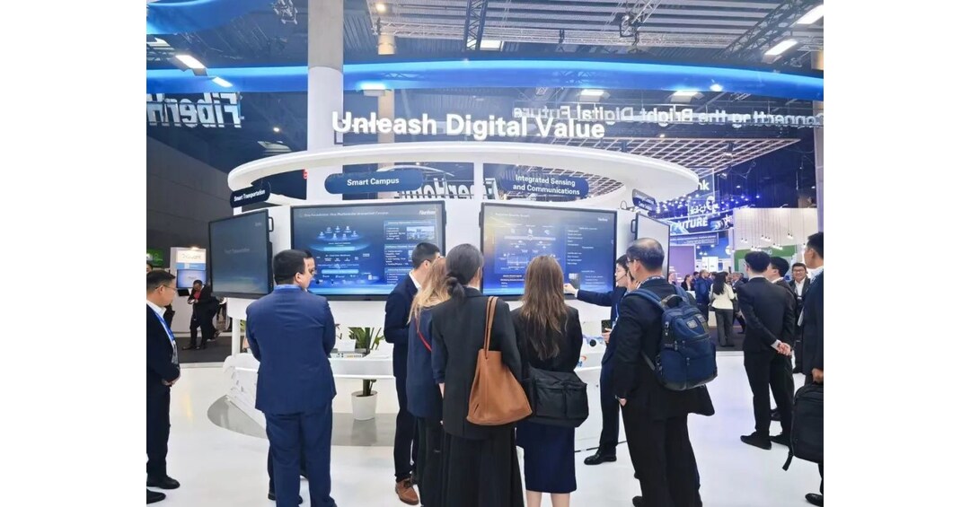 烽火通信在 MWC 2025 上大放异彩：开创光明的数字化未来