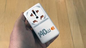 我旅行时从来不会没有这些通用充电器 - 它们可以为笔记本电脑供电