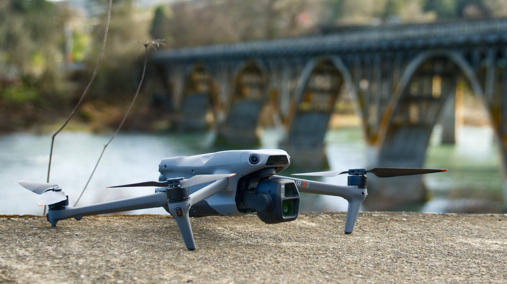 DJI Air 3S 评测：近乎完美的双摄像头无人机