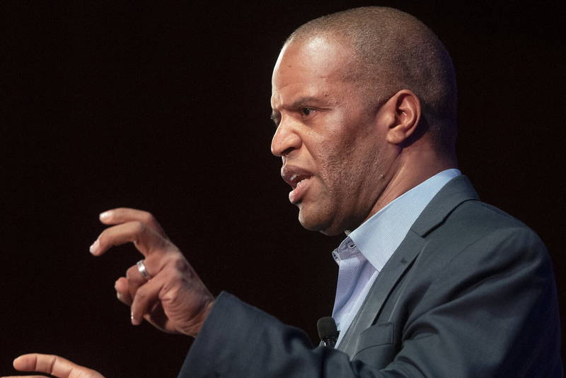 John Hope Bryant 在 CNBC 的“Converge Live”小组讨论中讨论 AI 驱动的工作取代影响