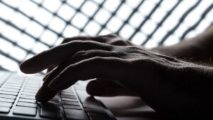 Feds 将 Windows、路由器漏洞添加到积极利用的列表中