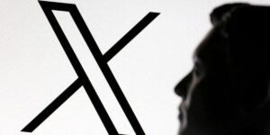“够了！”马斯克的 AI 聊天机器人陷入无限循环，称民主党在经济上击败共和党