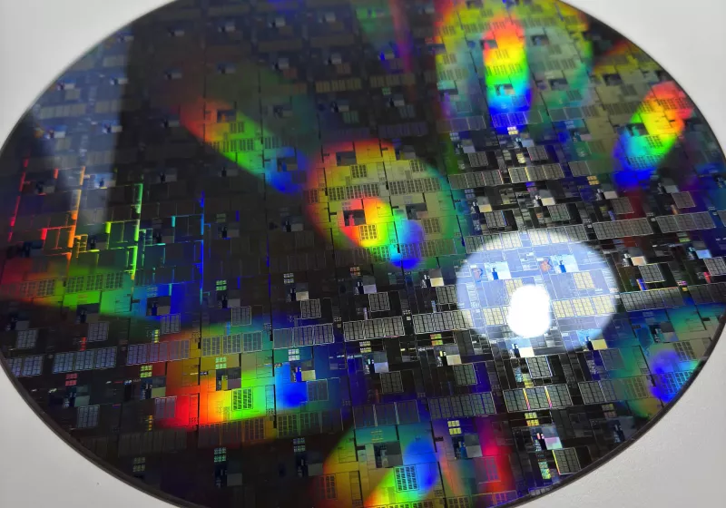 在垃圾箱中发现的 TSMC 晶圆 – 这是芯片分箱的终极案例吗？
