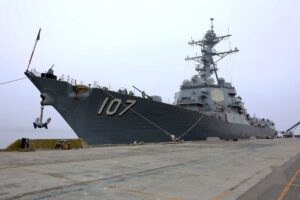 快讯：美国海军 USS Gravely 战斗舰部署以加强南部边境安全以打击卡特尔和恐怖主义