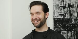 Reddit 联合创始人亚历克西斯·奥哈尼安 （Alexis Ohanian） 表示，人工智能应该调节社交媒体