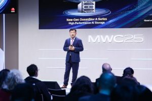 华为 Peter 周 谈数据存储的未来，加速业务数字化转型