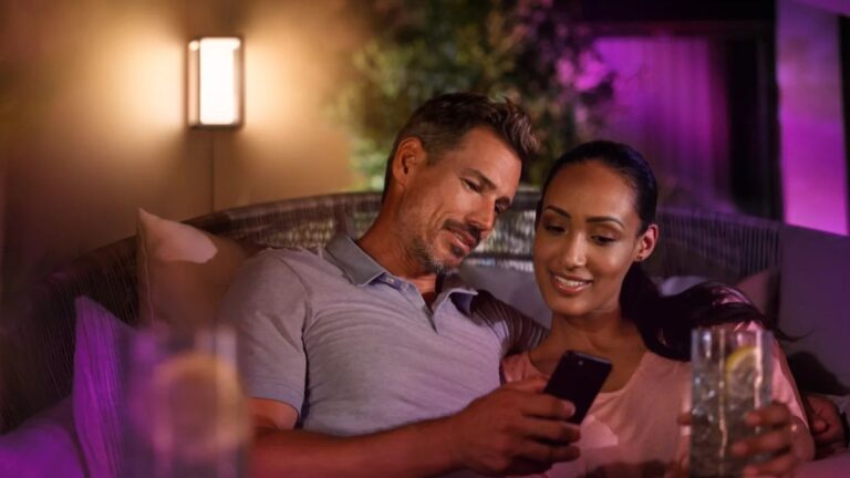 想要扩展您的 Philips Hue 设置？这 3 款新灯可让您将其带到户外