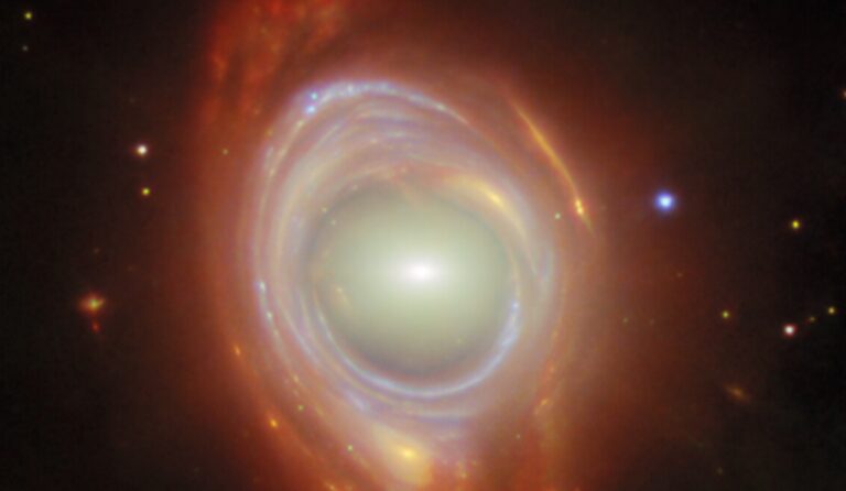 最新的韦伯望远镜图像显示了一种称为“爱因斯坦环”的宇宙现象