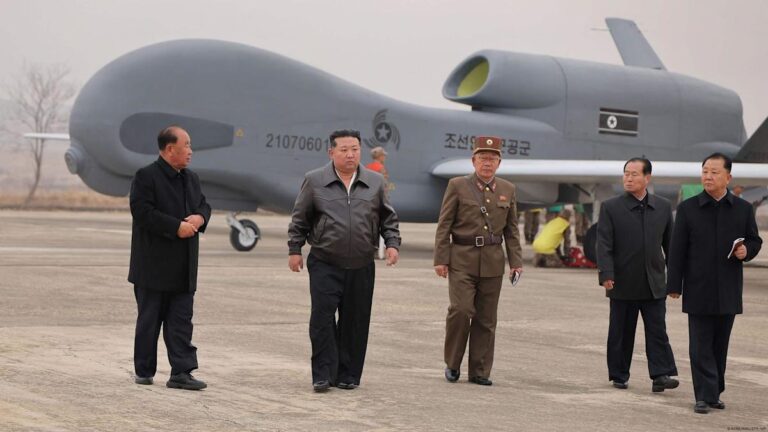 金正恩监督人工智能自杀式无人机测试