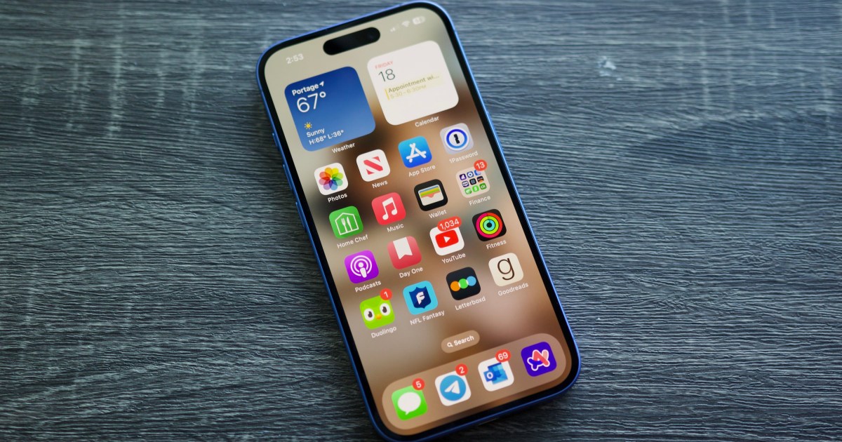 Apple 可能会在 iPhone 17 上进行大规模前置摄像头升级