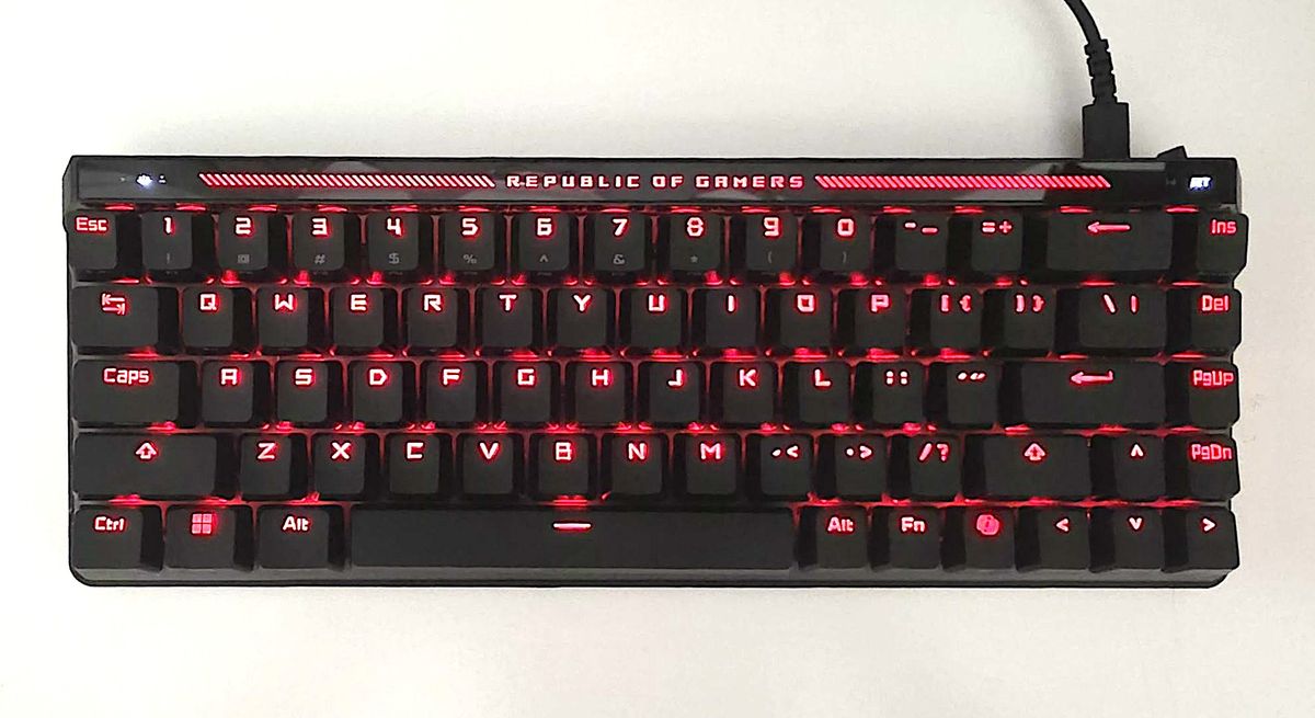 我爱上了华硕 ROG Falchion Ace HFX 65% 键盘，因为它出色的触摸栏和霍尔效果键