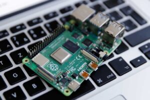 Pi 日快乐！这是任何人都可以做的 10 个实用的 Raspberry Pi 项目