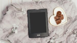 在最新的 Stuff Your Kindle Day 中下载 100 多本免费浪漫书籍