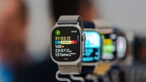 Apple 的新 iPhone 16 和 Apple Watch 配件以春天的色彩流行起来