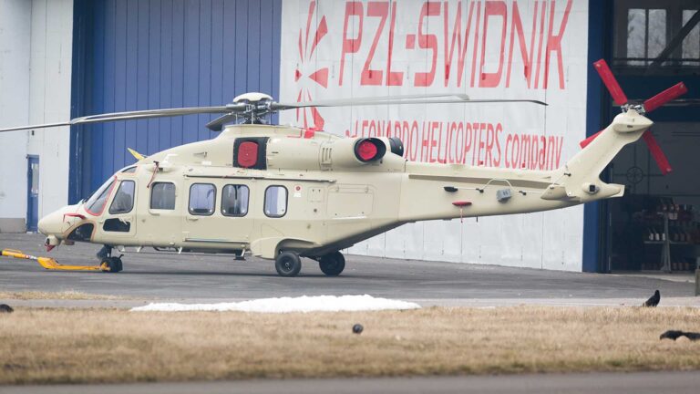 波兰首架国产莱昂纳多 AW149 离开装配线，取代老化的苏联时代直升机